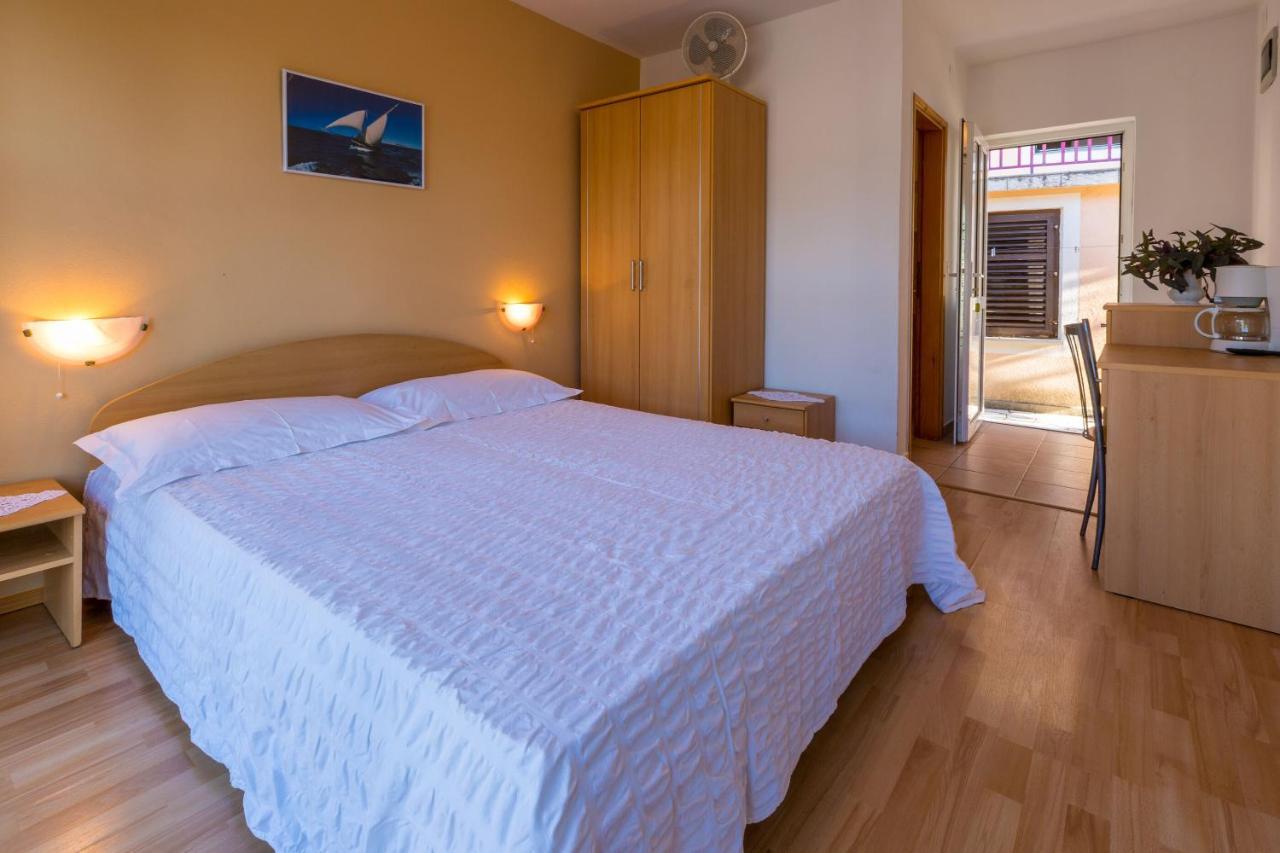 Apartments Ani Crikvenica Eksteriør billede